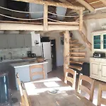 La Bergerie Et La Grange Du Moulin De Tredos * Vélieux