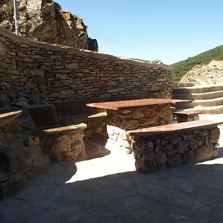 La Bergerie Et La Grange Du Moulin De Tredos Vélieux
