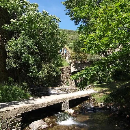 La Bergerie Et La Grange Du Moulin De Tredos * Vélieux