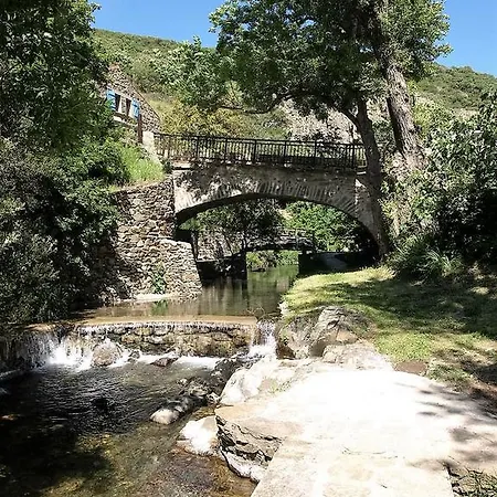 La Bergerie Et La Grange Du Moulin De Tredos * Vélieux