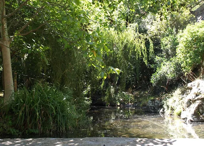 La Bergerie Et La Grange Du Moulin De Tredos * Vélieux