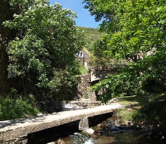 La Bergerie Et La Grange Du Moulin De Tredos * Vélieux