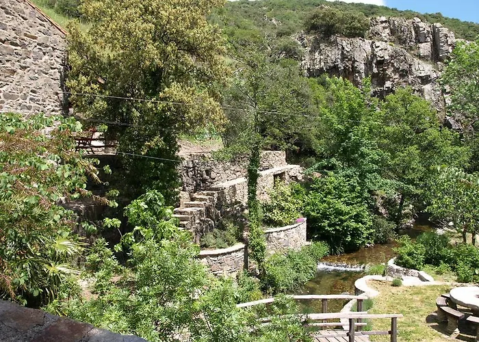 La Bergerie Et La Grange Du Moulin De Tredos