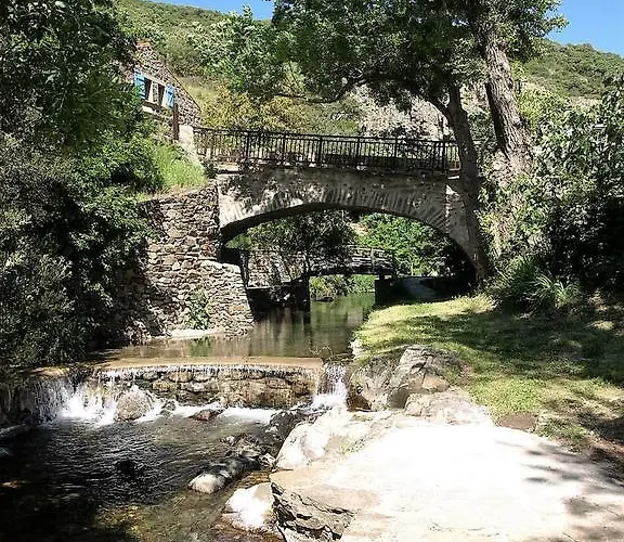 La Bergerie Et La Grange Du Moulin De Tredos * Vélieux