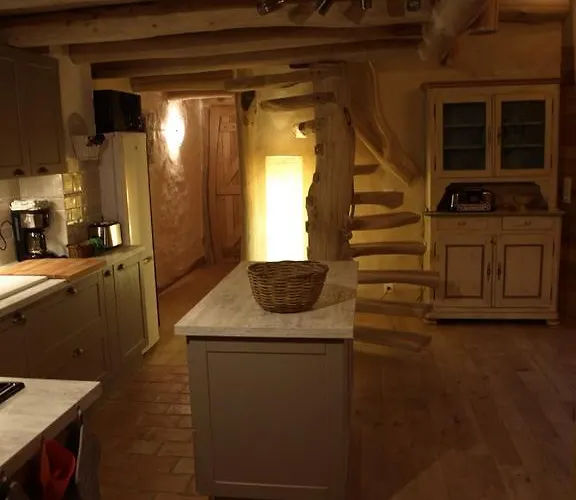 La Bergerie Et La Grange Du Moulin De Tredos