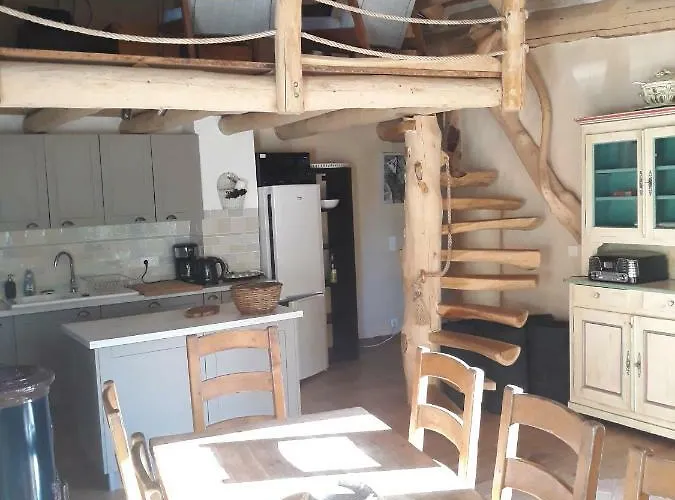 La Bergerie Et La Grange Du Moulin De Tredos * Vélieux